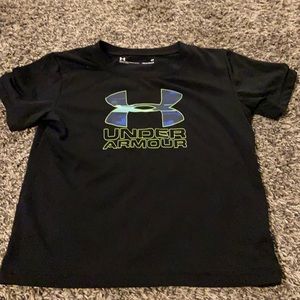Under amour boys toddler shirt size 4t black